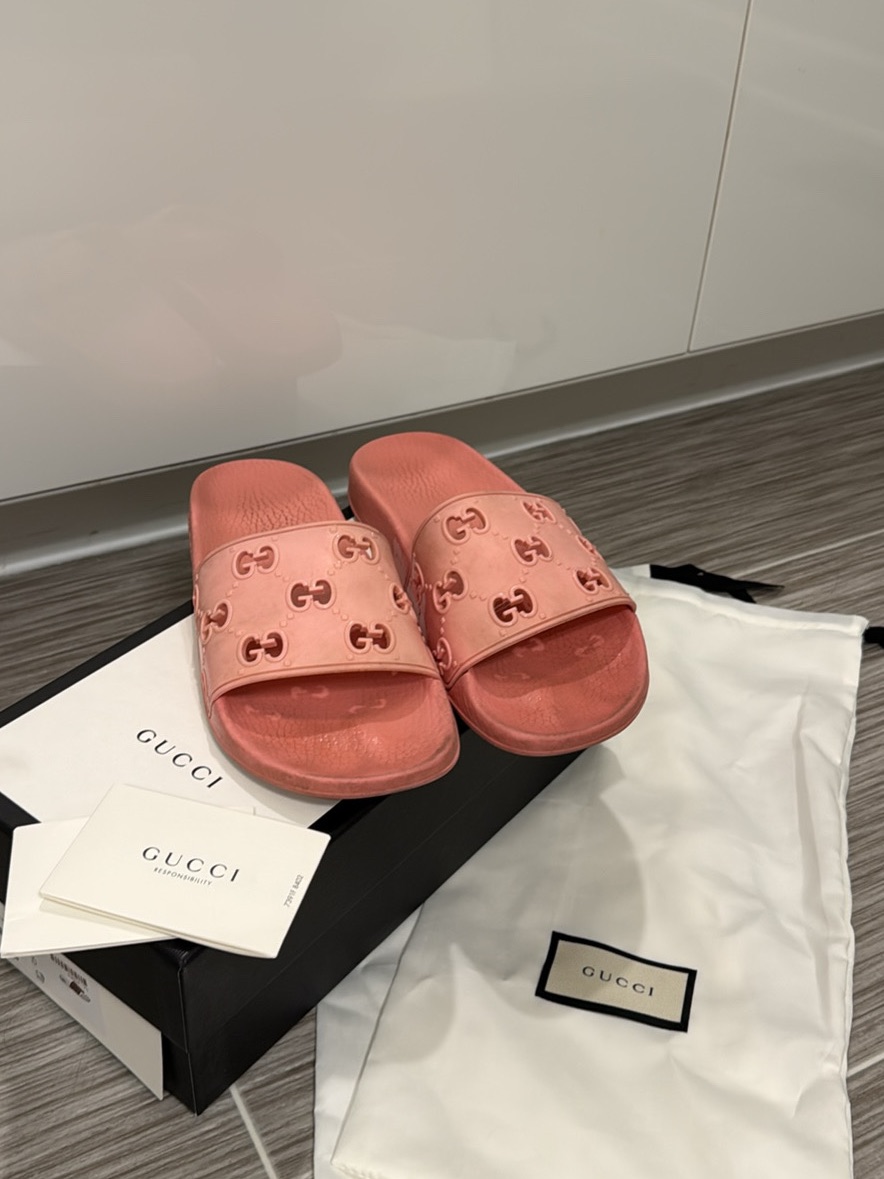 Gucci Coral-Orange Interlocking G Slide Sandals